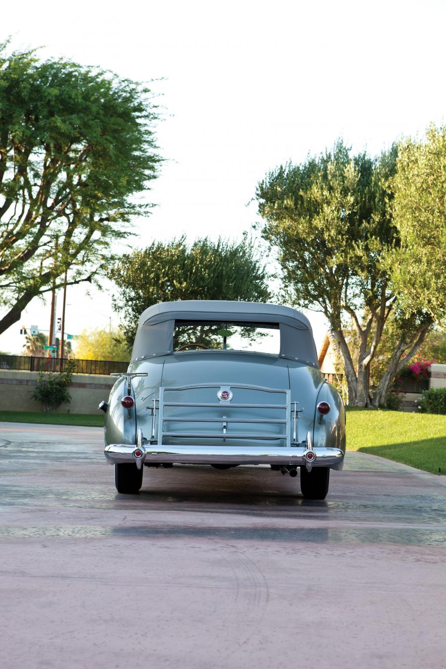  Packard Super Eight One-Eighty Darrin Convertible Sedan by Howard Dutch Darrin 1940 года  (фото 10 из 30)